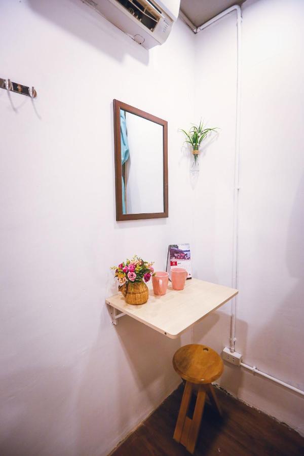 A Pousada Reddoorz @ Tong Duy Tan Street (Adults Only) Hanói Exterior foto